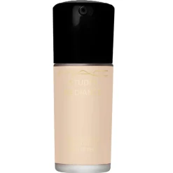 M.A.C MAC Studio Radiance Serum Powered Foundation - NC10 Hot