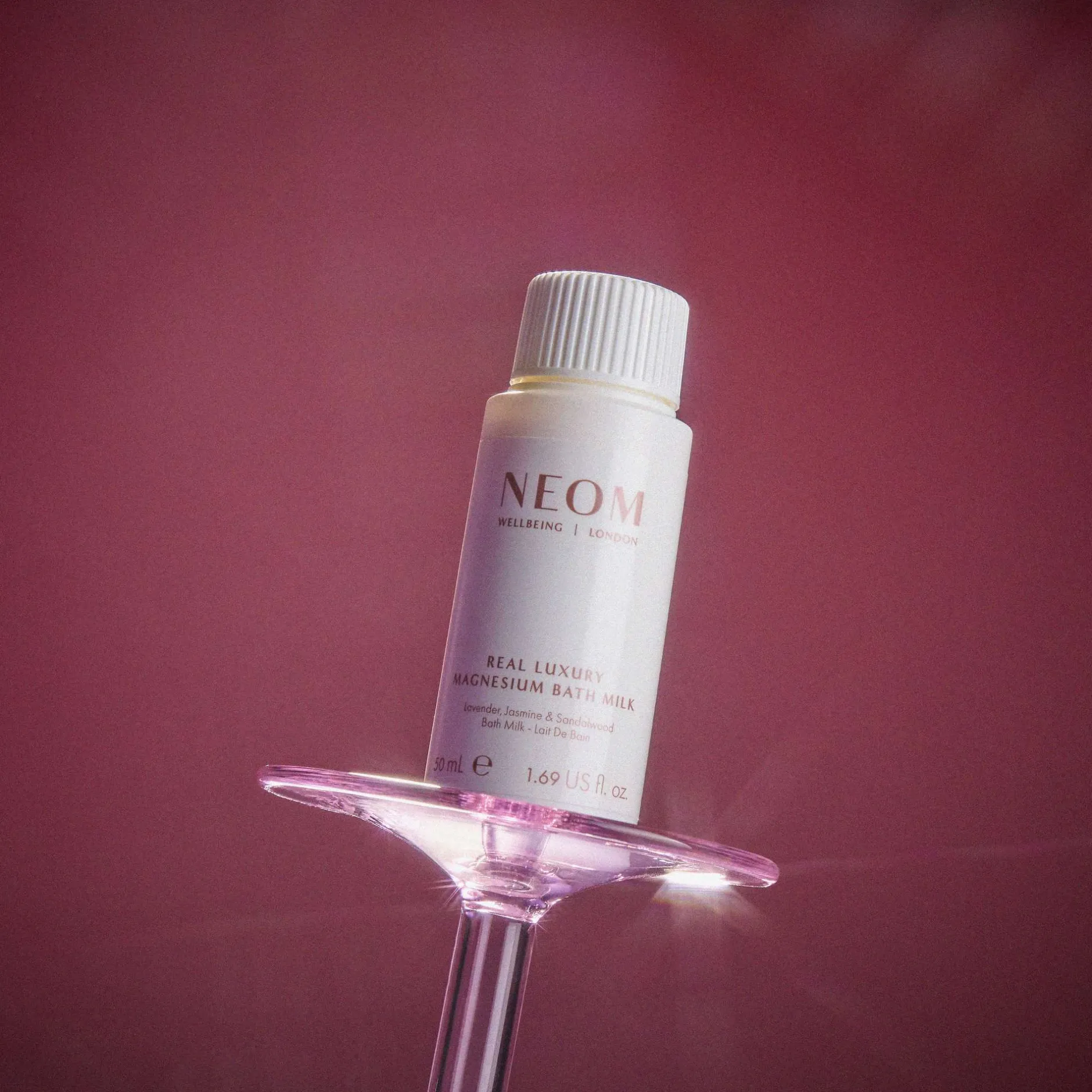 Neom Wellbeing London Bathtime Treat Bath Milk 50ml Hot