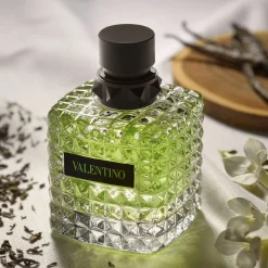 Valentino Born in Roma Donna Green Stravaganza Eau de Parfum Spray 30ml Clearance
