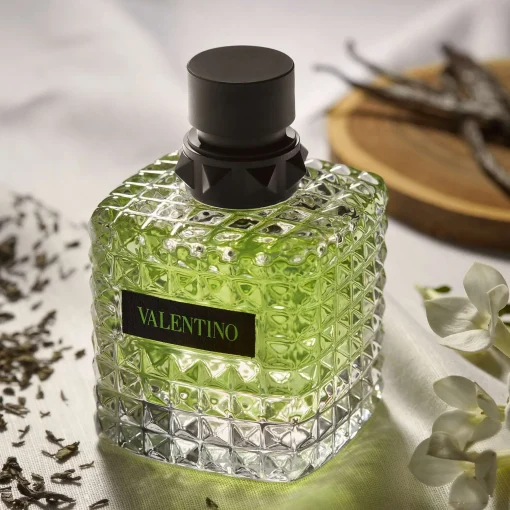 Valentino Born in Roma Donna Green Stravaganza Eau de Parfum Spray 30ml Clearance